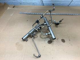 06e130090c Audi A6 C6 2005-2008 Front Driver Passenger Side Fuel Injection Rail With Line