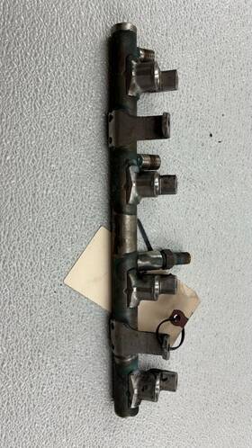 079133316 Audi 2007-2009 A6 C6 A8 D3 4.2 Fsi Petrol V8 Bvj Injection Strip Oem 079133316 Audi 2007-2009 A6 C6 A8 D3 4.2 Fsi Petrol V8 Bvj Injection Strip Oem