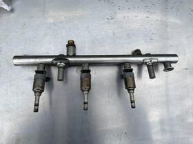 Audi 144 051 0109 A4 2.0l Fuel Rail Distributor With 3 Injectors Original Oem Vw