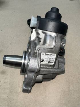 13517824477 Bmw 2014 - 2017 328i X3 2.0l Diesel High Pressure Pump Unit /