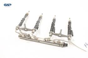 13647852362 Bmw X5 G05 4.4l Engine Left Fuel Injection Rail And Injectors Oem 2019 - 2020