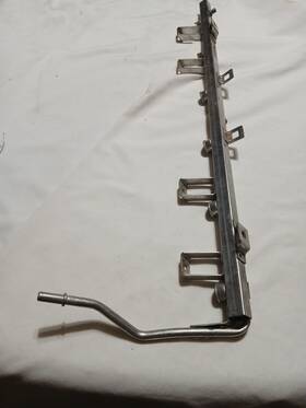 143982702 Bmw 2000-2006 3 5 Series E46 E39 Fuel Rail #143982702 M54 Engine Genuine Oem
