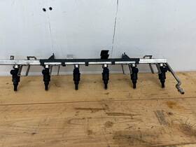 7524008 Bmw 04-05 E60 530i 525i Engine Fuel Injector Rail Oem