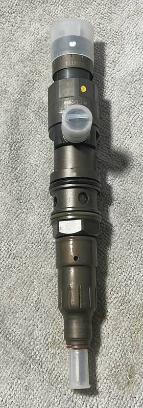 0986435740 Bosch Remanufactured Fuel Injector Detroit Dd15 Part #0986435740 No Core Charge