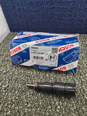 Bosch 165143164228 432 193 630 Mechanical Diesel Fuel Injector Nozzle And Holder Assembly