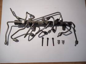 68533289 Bosch 5623817 2021 Ram 6.7 Diesel Fuel Rail Complete With Lines And Sensors Used Aa