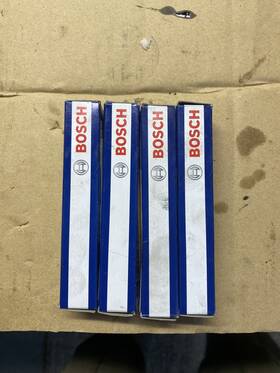 Gpt225 Bosch Genuine Glow Plugs Set Of 4 To Fit 1kzte Toyota