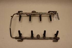 12563998 Cadillac 2005-2006 Sts 4.6l Gas Engine Fuel Rail With Injectors Oem