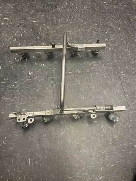 12621664 Cadillac Fuel Injectors Set With Rail From 2010 Escalade 6.2