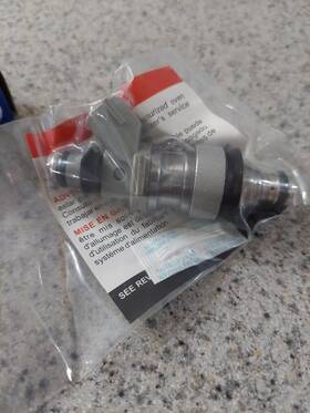 A212-1834 Carquest Fits Various Lexus And Toyota A2121834 - Fuel Injector Free Shipping