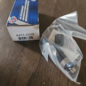A211-2213 Carquest Premium A2112213 Fuel Injector Reman