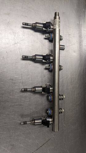 12627089 Chevrolet Fuel Injectors Set With Rail For 13-16 Malibu 2.5
