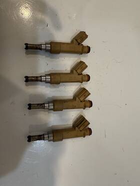 2325037010 Denso 2010 Toyota Prius Fuel Injectors Set Of 4 Oem