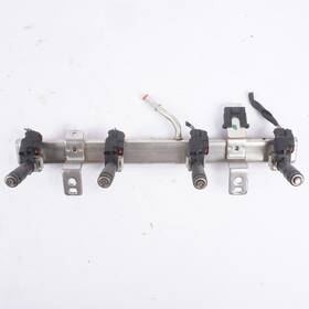 Fiat 04627120 2016 - 2018 500x 2.4l Engine Fuel Rail Injector With Injectors Oem