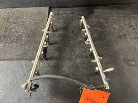 6w4eaa Ford 03-05 Thunderbird 3.9 Fuel Rail And Injectors