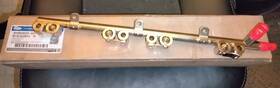 Ml3z9d280c Ford New Genuine R/h Engine Fuel Injector Rail Oem