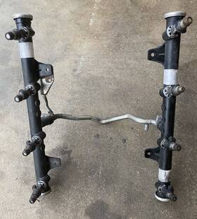 17204529 Gm 03-06 2004 Silverado Tahoe Avalanche Fuel Rail With Injectors 5.3l