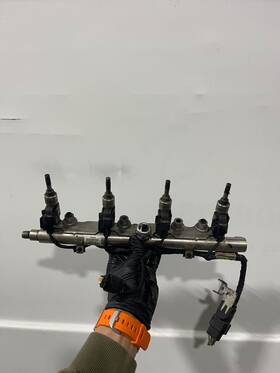 12650736 Gmc Fuel Injectors Set With Rail For 10-17 Terrain Chevy Equinox 2.4