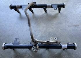 17204507 Gmc 99-06 Gm Silverado Tahoe Avalanche Envoy Fuel Rail With Injectors 5.3l Fast Ship