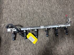 9544103056 Gmc 2002-2004 Envoy Fuel Rail With Injectors 4.2l R45