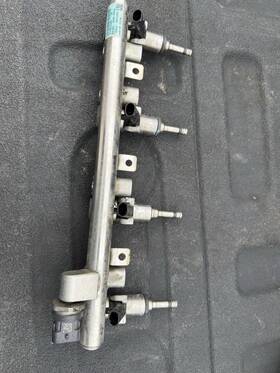35350-2b360 Hyundai Oem Fuel Rail And Injector Set