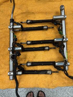 353803nga0353803nga0 Kia Left And Right Fuel Distributor Rail Injectors 2025 Carnival