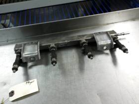 8e5gab Mazda Fuel Injectors Set With Rail For 10-12 Cx-7 2.5