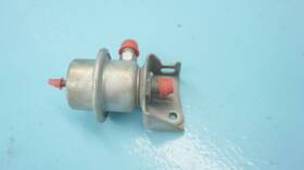 0280161007 Mercedes-benz R107 280sl W123 W126 Fuel Pressure Regulator Damper Oem