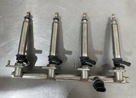 A2740700995 Mercedes-benz 1524801226140 15-18 Engine Fuel Injector Rail With 4 Injectors