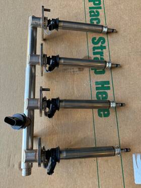 A2740703800 Mercedes-benz 27407804 2015-21 W205 C300 Fuel Rail With Injectors X4 Oem