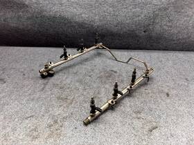 A1561530028 Mercedes-benz Ml63 E63 Sl63 Cl63 Amg Engine Fuel Injector Rail With Injectors Oem
