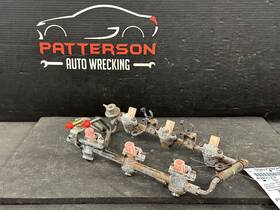 166001b010 Nissan 96-02 Pathfinder Fuel Injector Rail