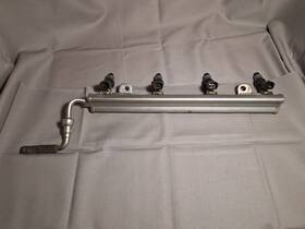 17520-ee30b Nissan 2012 Versa 1.8l Fuel Injection Rail W Injectors Oem