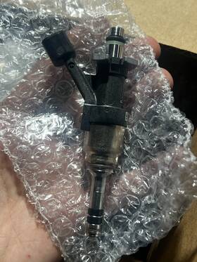 Gm-12709475 Oem Lt4 Fuel Injectors Set Of 8 Brand New Never Installed