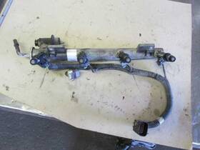 322-05371 Pontiac Fuel Rail With Injectors 2.2l Vin 6 Fits 03 Sunfire 205285