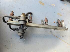 94411008004 Porsche 944 1983 Fuel Rail Pressure Regulator Damper And Injectors