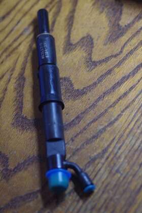 0-432-191-300 Possibly Cummins Not Positive Fuel Injector Fits Case Diesel Engine 3802238 3966818