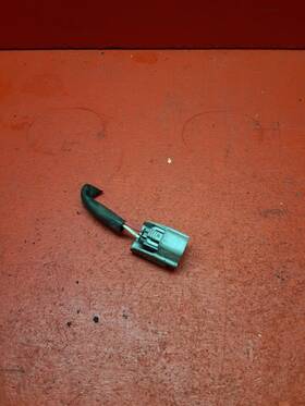 2320920030 Toyota 2002 - 2008 Highlander 3.3 V6 Fuel Injection Rail Pigtail