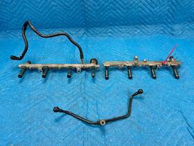 2380850042 Toyota Land Cruiser Fuel Delivery Rails With Injectors And Hoses 2003 2004 2005 Oem