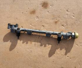 23814-74110 Toyota 97-01 Camry 2.2l Fuel Injection Rail Pipe Assembly Oem