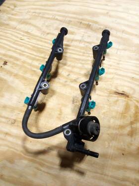 23870-0p010 Toyota Engine Fuel Injection Rail With 6 Injector Oem 2011 - 2016 Sienna 3.5l