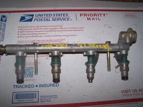 322-60113 Toyota 97 Tercel 1.5 Engine Fuel Rail With Injectors