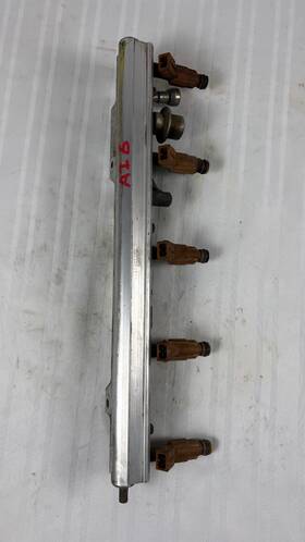 9186836 Volvo 99-07 V70 Fuel Rail With Injectors Oem Part #9186836