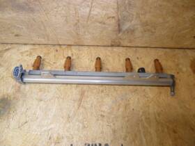 9186942 Volvo 2002-2007 Multi Vehicle Fuel Rail With Injectors Oem 2006 Xc90 2.5l