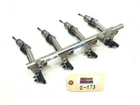 P32140074 Volvo 2022-2023 S60 2.0l I4 Fuel Injector Rail With Injectors Oem